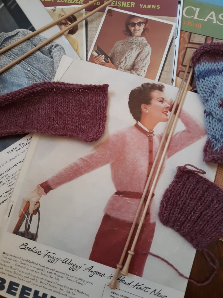  Knitting Supplies, Knitting Yarn, Books, Patterns, Needles  & Accessories